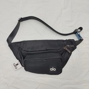ALO Yoga ベルトバック　3L ALO Yoga ベルトバック 3L - メルカリ